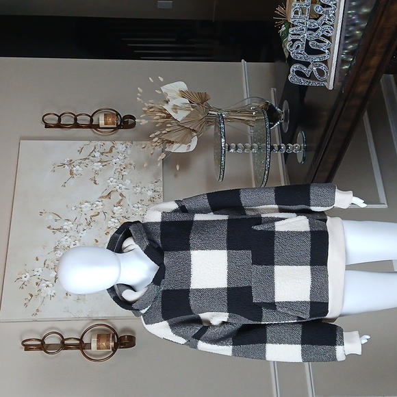 American Eagle Women's Plaid Fleece Sherpa Oversize Hoodie Sweater. Size M - Picture 7 of 17